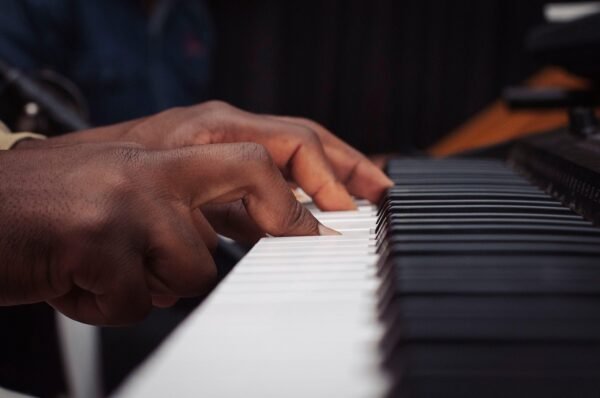 Beyond The Frame: Sculpting Narrative Through Soundscapes