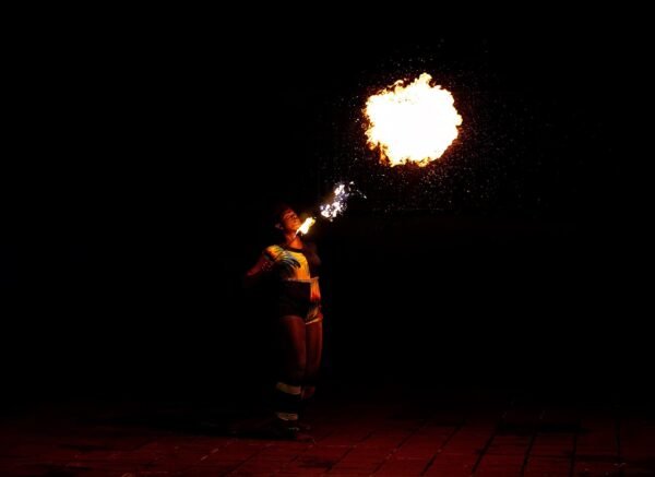 Ephemeral Roar: Capturing The Soul Of Live Spectacle