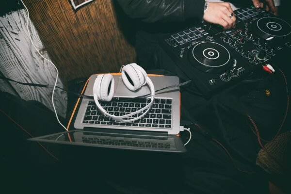 Aural Architecture: Shaping Space Through Sonic Design Principles