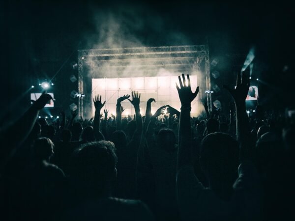 Intimate Architectures: Podcastings Evolving Sonic Communities